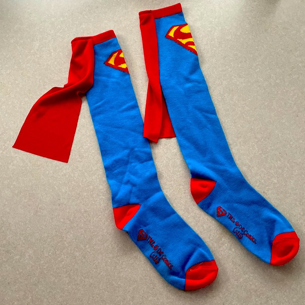 NWOT Officially Licensed DC 2017 Superman Knee High Socks with capes!